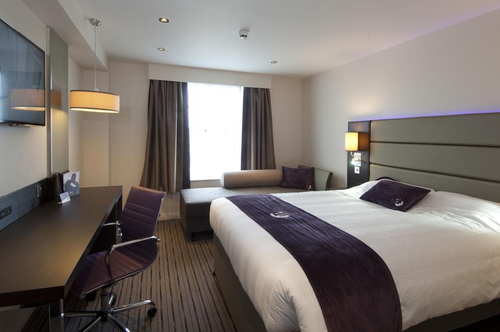 Premier Inn Dundee North 객실 사진