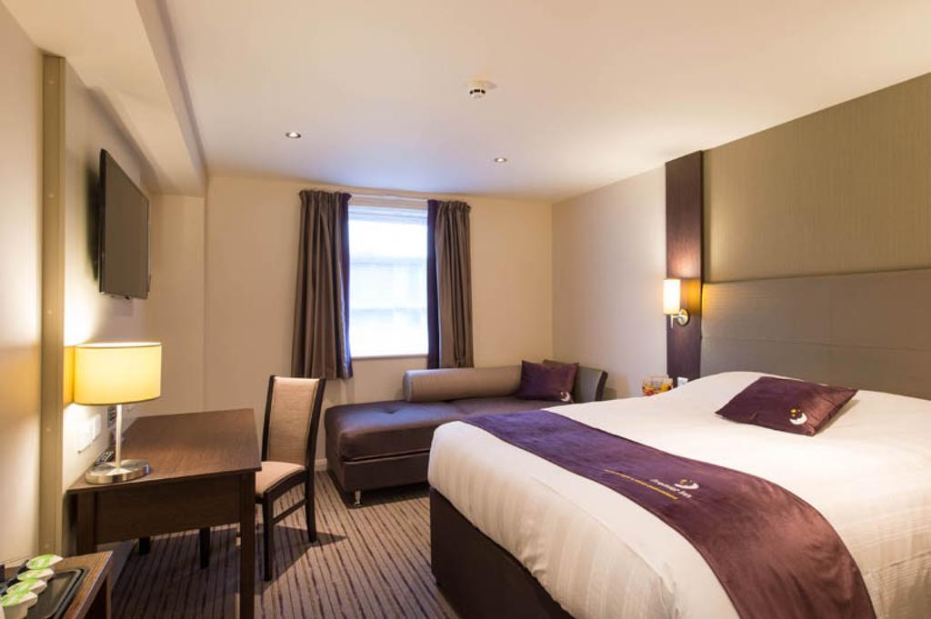 Premier Inn Dundee North 객실 사진