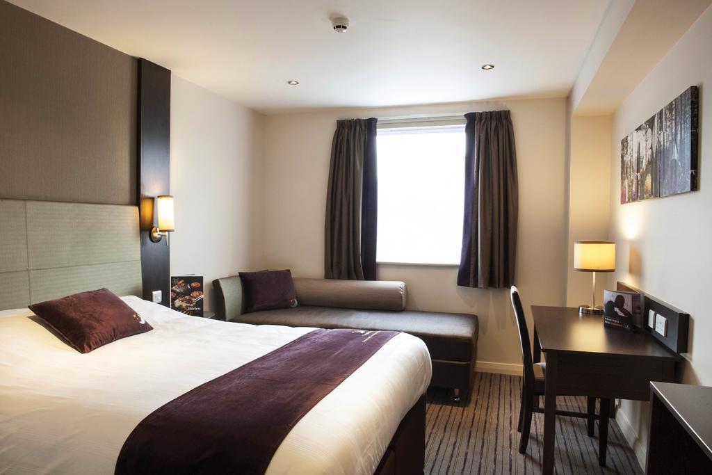 Premier Inn Dundee North 객실 사진