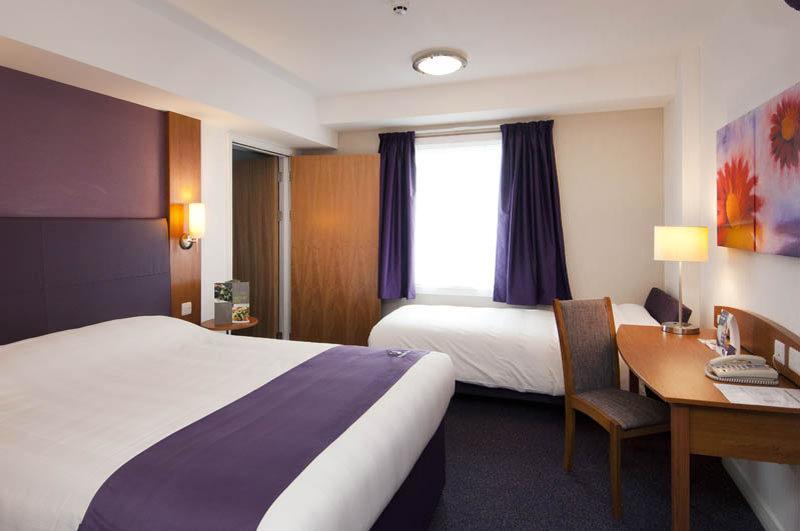 Premier Inn Dundee North 외부 사진
